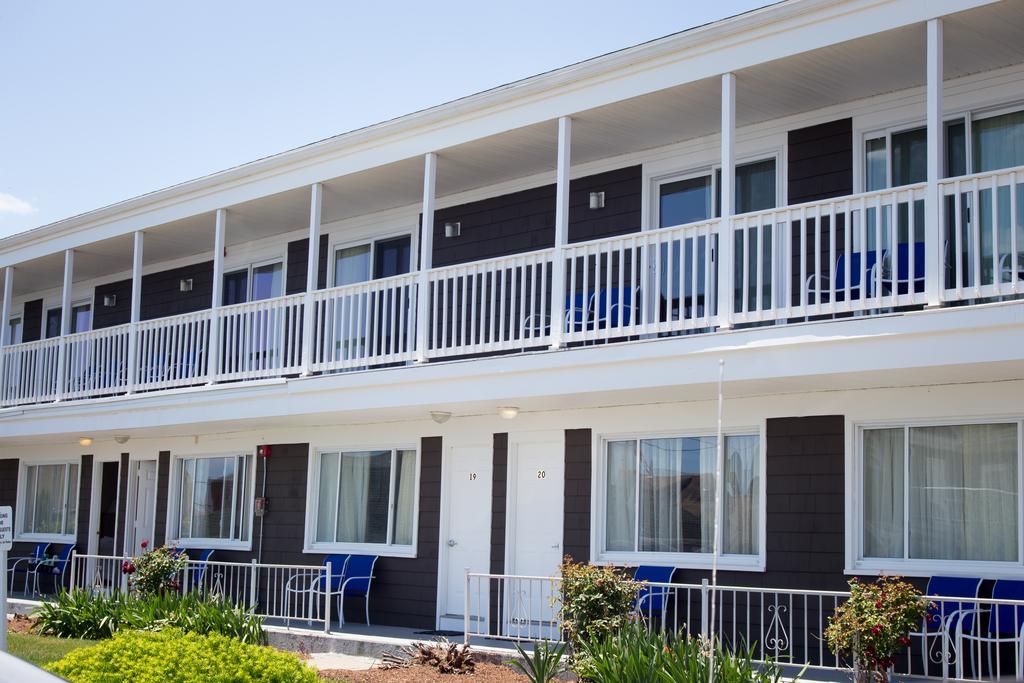 The Shore House Narragansett Room photo
